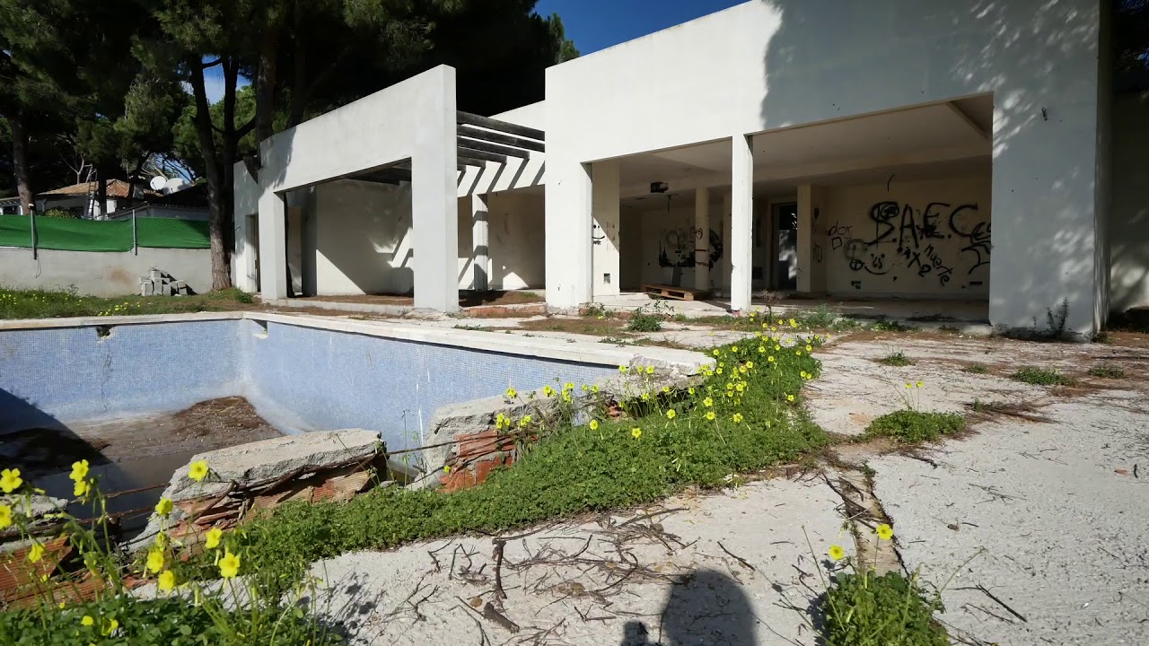 villa to renovate in Marbella Spain - villa for sale Cabopino