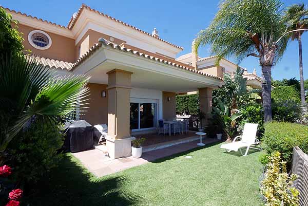 3 bedroom Bargain House for sale in Santa Clara golf Marbella