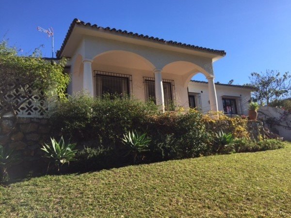 Renovated 3 bedroom Villa for Sale in Cabopino