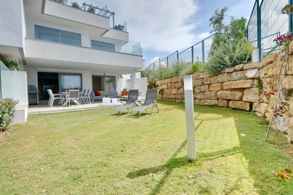Bargain 3 bedroom apartment for sale in Cabopino