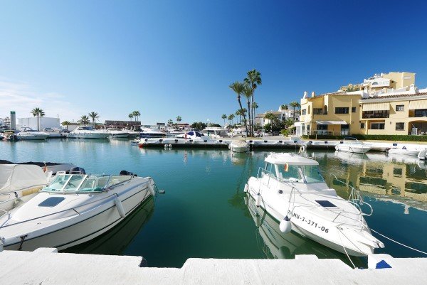 2 bedroom apartment for sale in Cabopino Marina