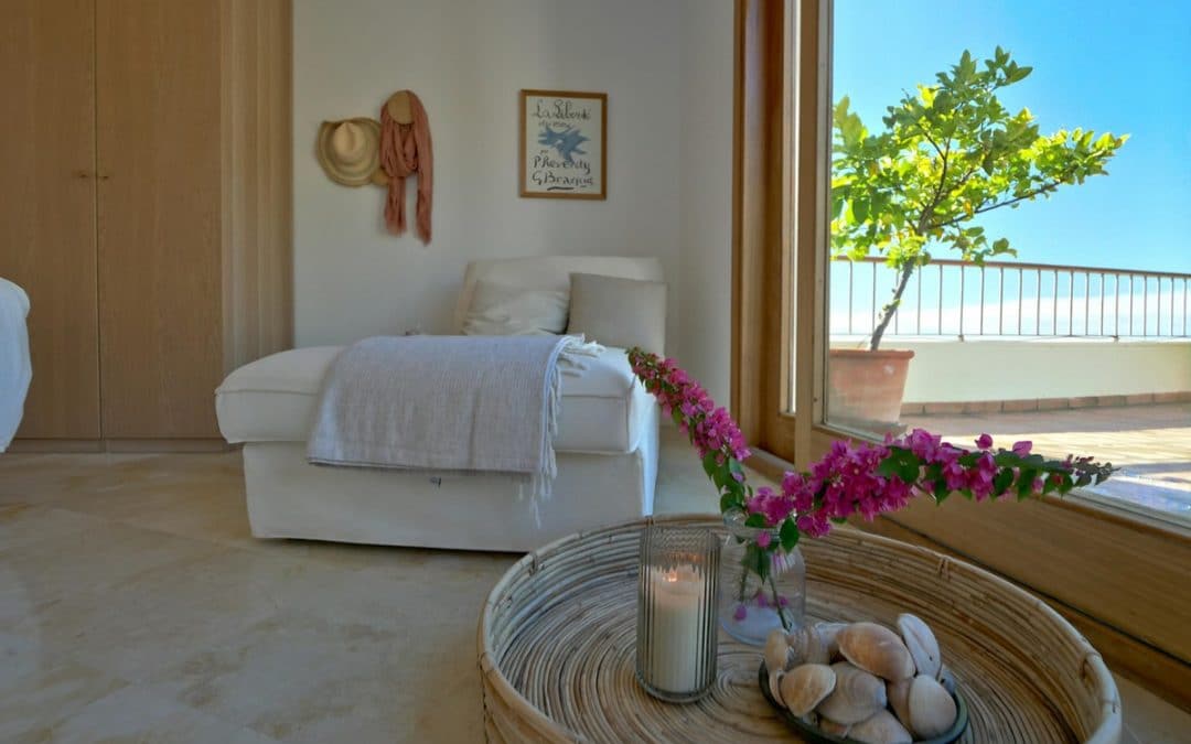 2 bedroom Modern apartment for sale in Los Monteros